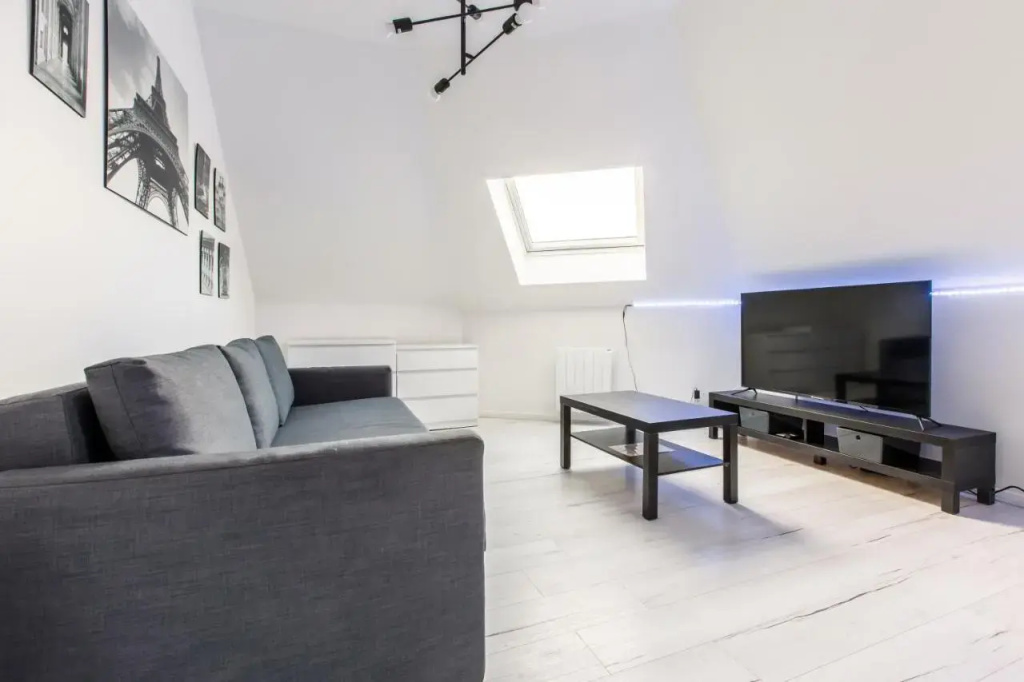 Studio Paris (Adults Only)