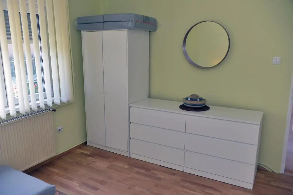 Affordable and Newly Renovated 1-bedroom Apartment