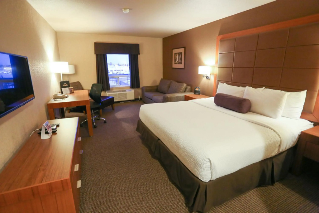 Prairie Crest Calgary Airport by IHG