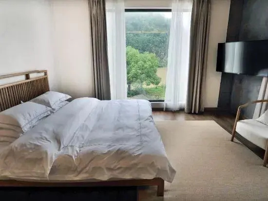 Fuyun Yizhan Hostel