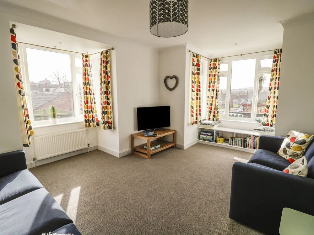 27 Berries Avenue