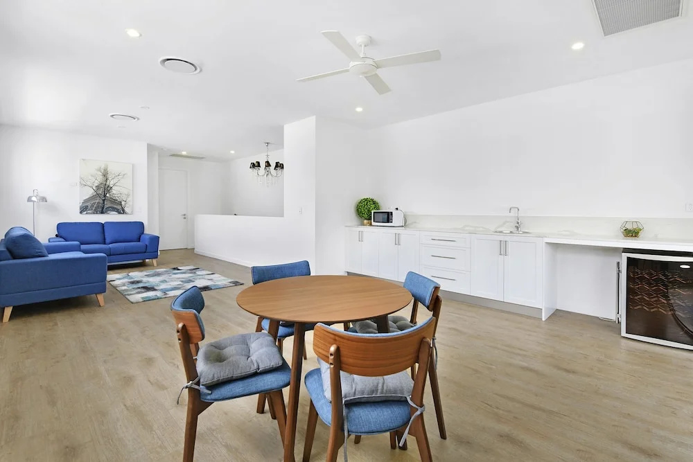 Gold Coast Private Villas - Waterfront Villas
