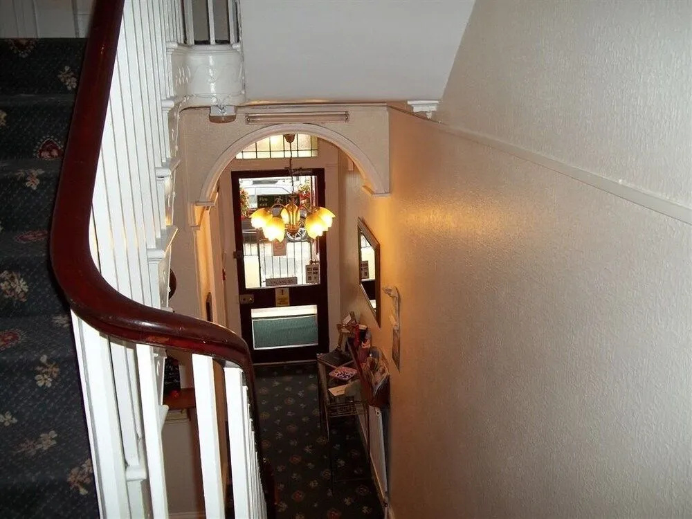 Poppy's Guest House