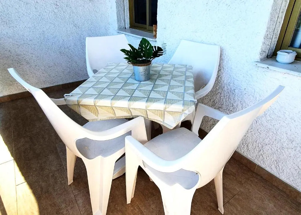 Skol 427 Spacious 1 Bedroom Apartment with Sea Views