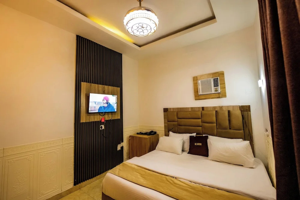 RJ Hotels And Restuarant