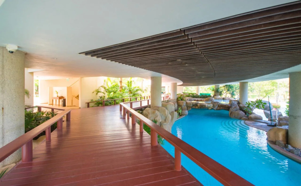 Pullman Phuket Karon Beach Resort