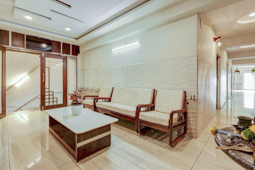 Hotel O Eluru Railway Station Formerly Sree Nitya Residency