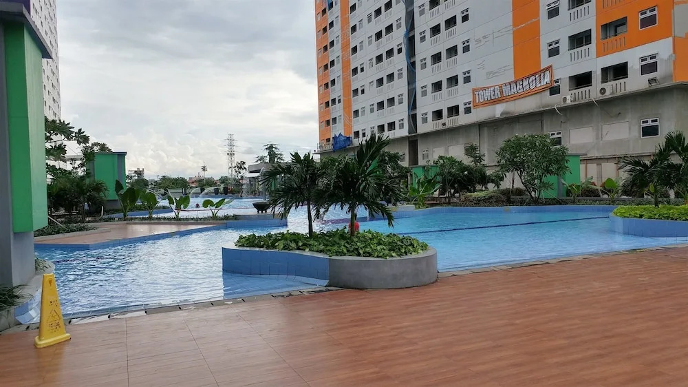 Modern Studio Apartment 28 On Top Of Green Pramuka Mall