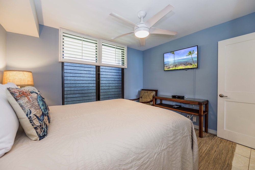 Noelani 304 3bdrm 2.5 Bath 3 Bedroom Condo by RedAwning