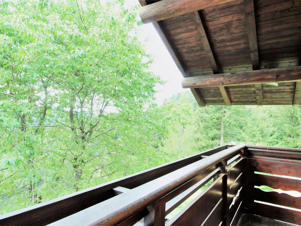 Belvilla by OYO Hilltop Chalet in Lamon With Views