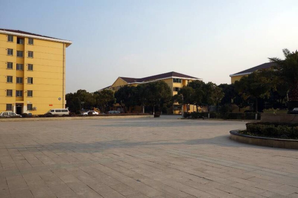 Lide International Hotel