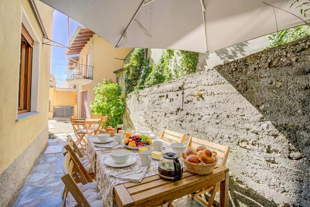 Gaia on Stresa Hill - Happy Rentals