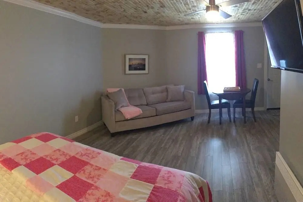 Raleigh Rooms & Taylors Crafts