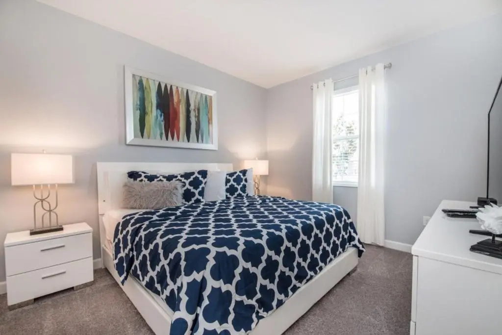 Live the Magic of Champion Gates 8 BD Sleep Up to 19 people