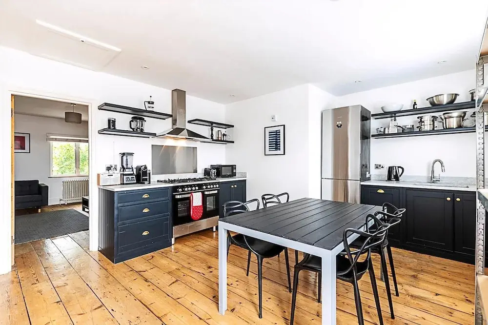 Stylish Chiswick Apartment With a Private Terrace