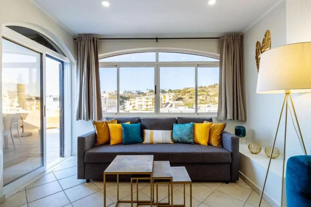 Top renoviertes Apartment mit großer Terrasse