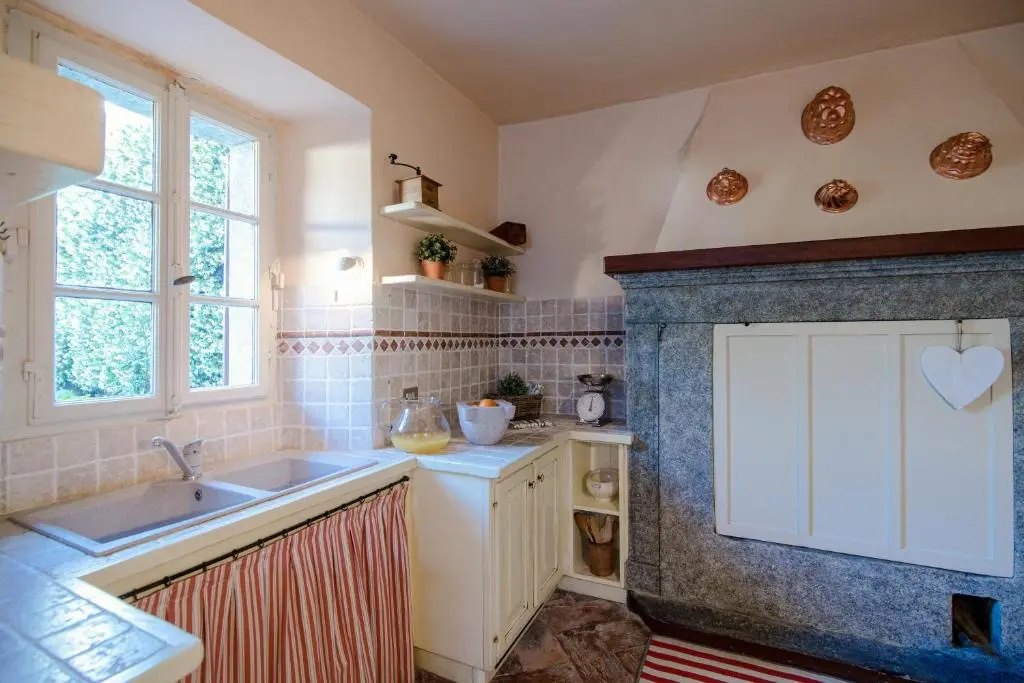 Charming House Bice - by MyHomeInComo