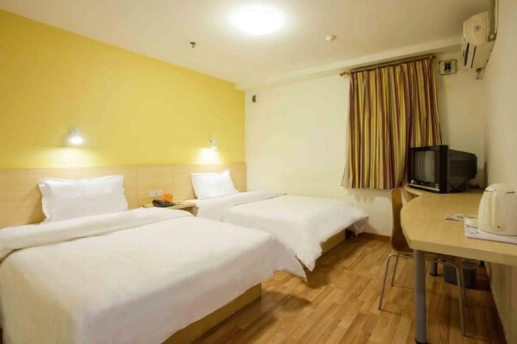 7 Days Premium Shanghai International Automobile City Tongji University Branch
