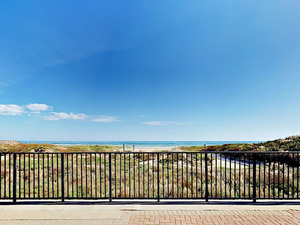 4400 Gulf Blvd Condo Unit 105