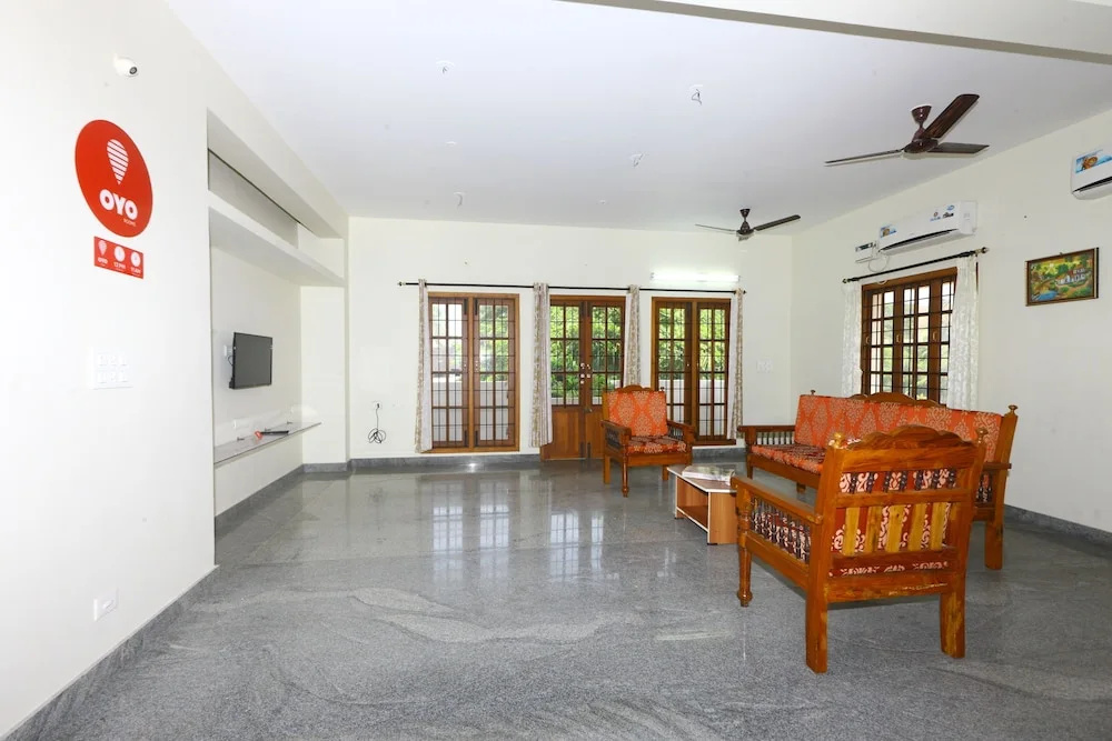 OYO 9785 Home Spacious 3BHK Rock Beach