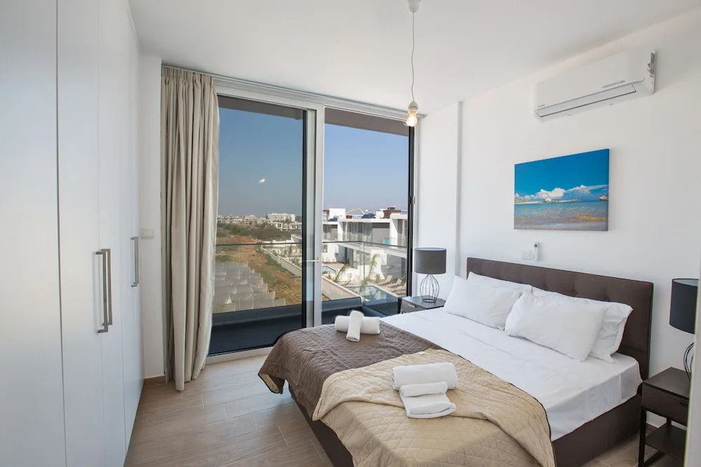 Villa Prol17, Exquisite 5bdr Villa With Pool, Close to Fig Tree Bay Beach