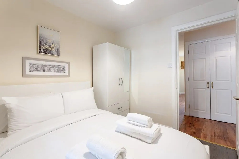 Stylish 4 Bedroom Property in East London