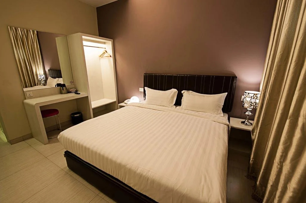 Seven Hotel