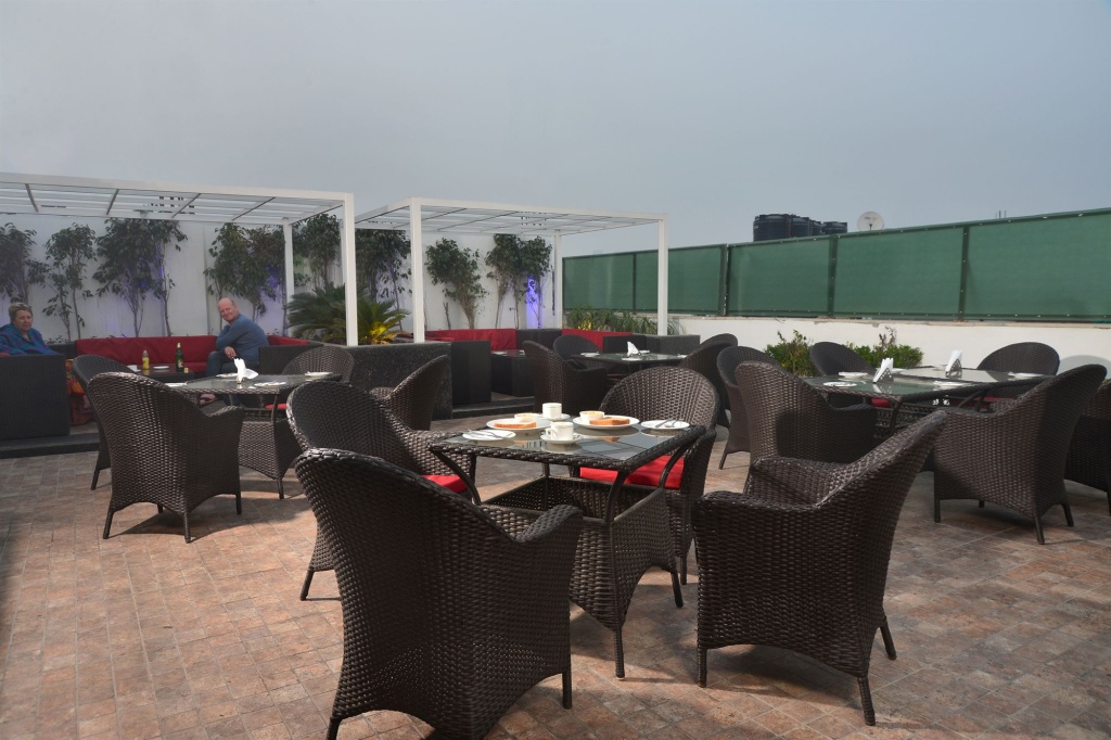 Hotel Le Roi Near New Delhi Railway Station