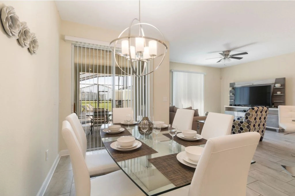 4 Bedrooms 3 Bathrooms Storey Lake 4853 RC