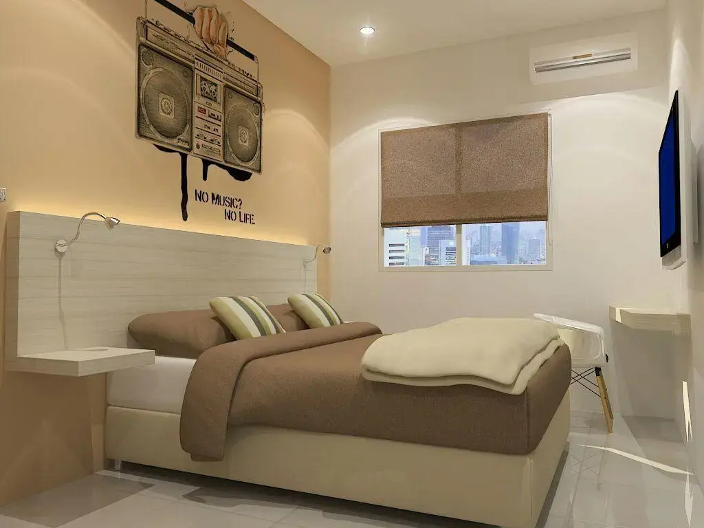 Front One Boutique Brani Solo