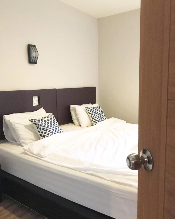 C and C Nan Hostel