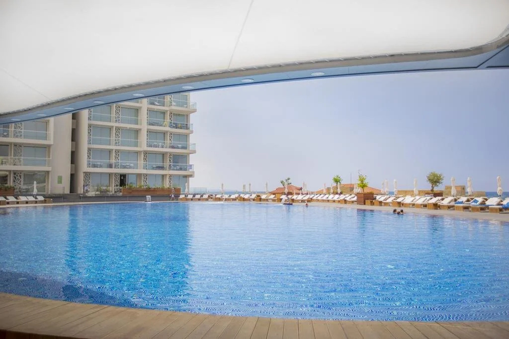 WhiteLace Resort