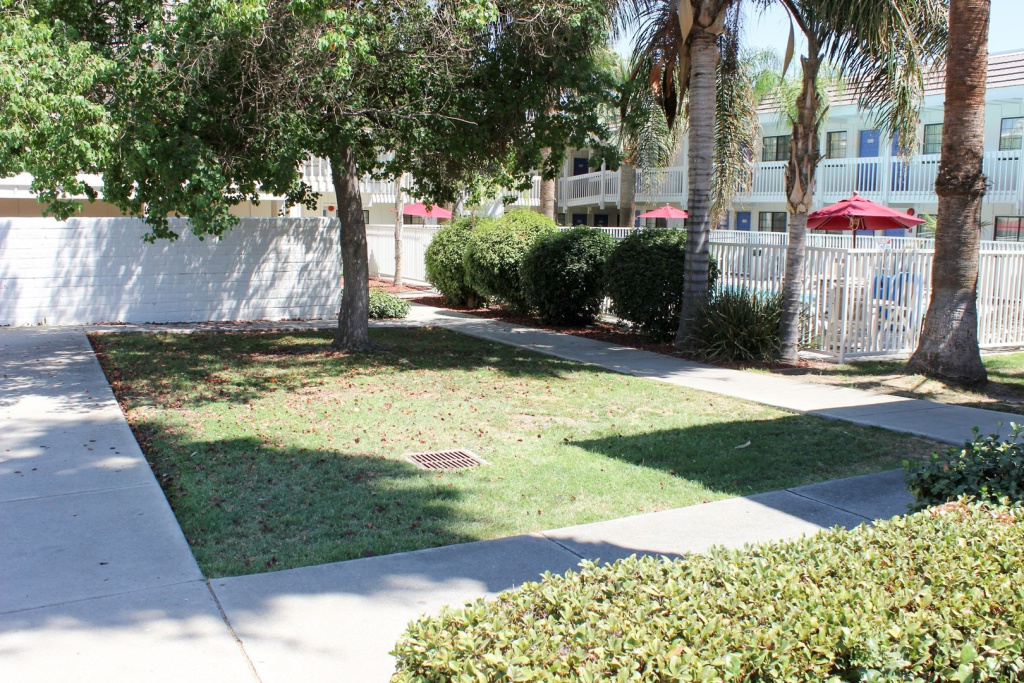 Motel 6-Coalinga, CA - East