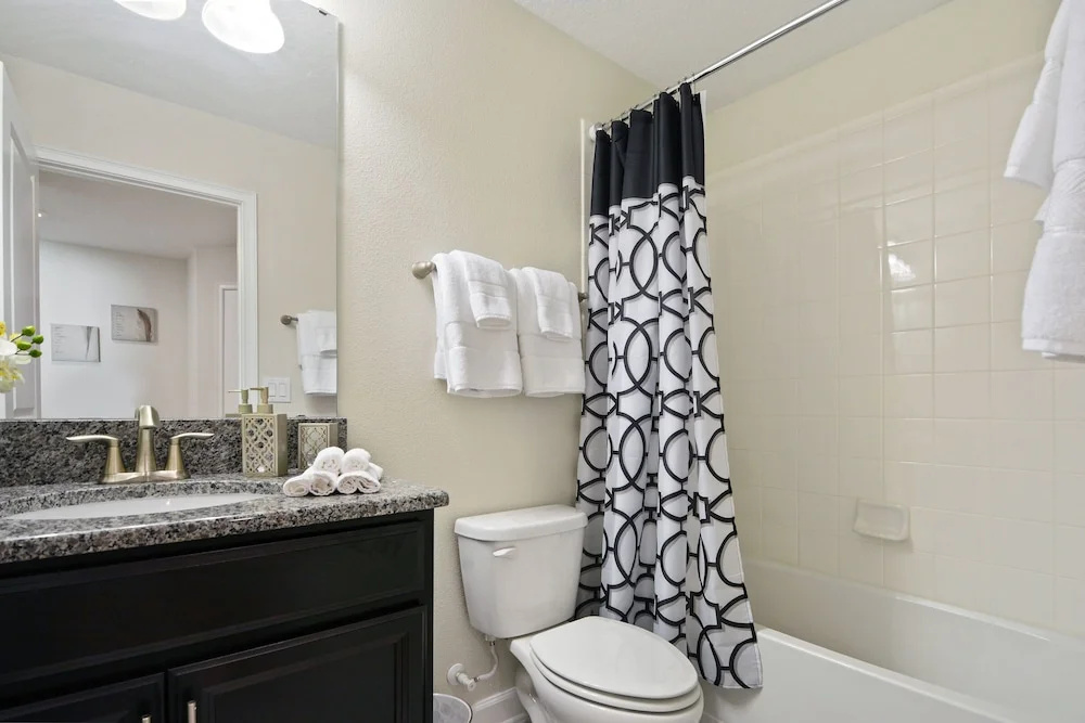 Modern 5 bedroom home in Champions Gate