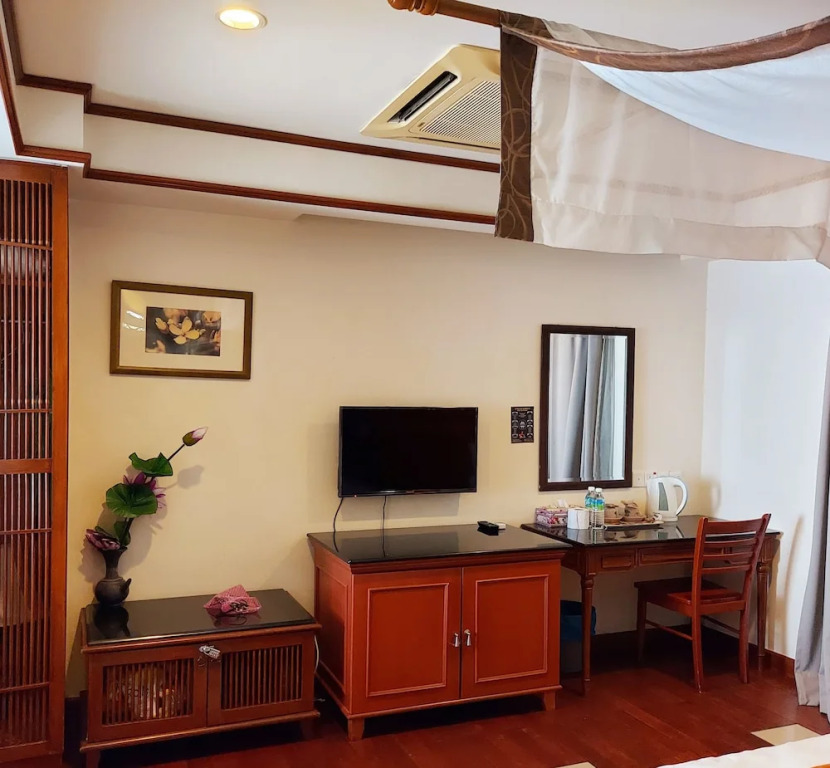 Alpine LXPD Full Seaview Water Chalet