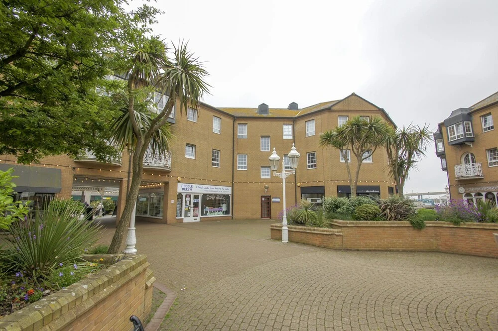 Portside Apartment Parking by Brighton Holiday Lets