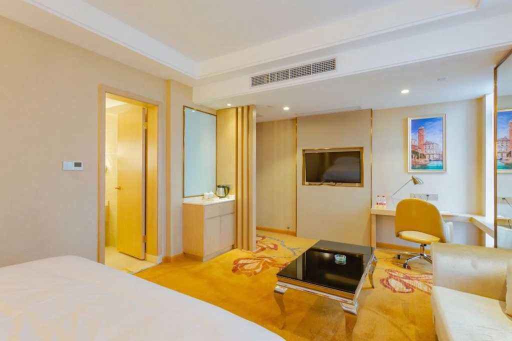 Vienna International Hotel (Chengdu Exhibition Center Zhonghe Metro Station)