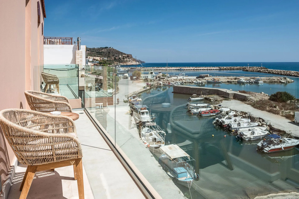 Avra Apartments Kolymbari Harbour