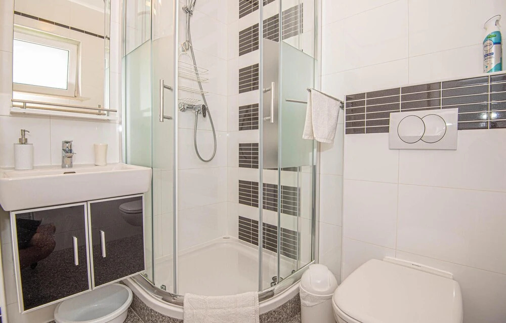 Awesome Apartment in Tribunj With Wifi and 1 Bedrooms