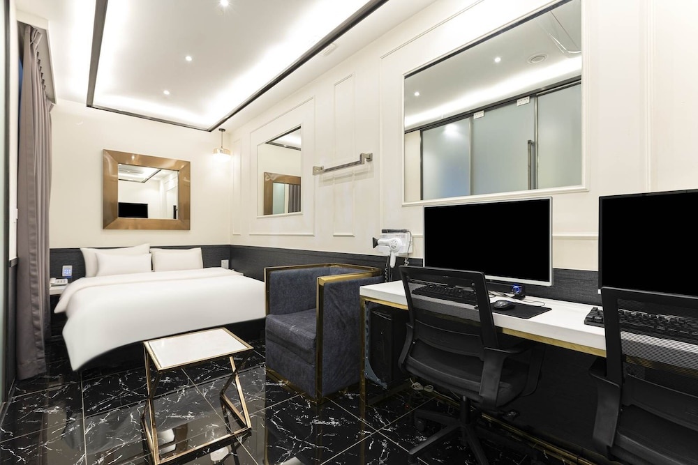 Desarts Hotel