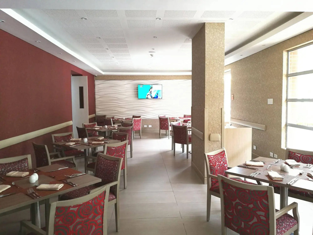 Hotel Plaza Suites