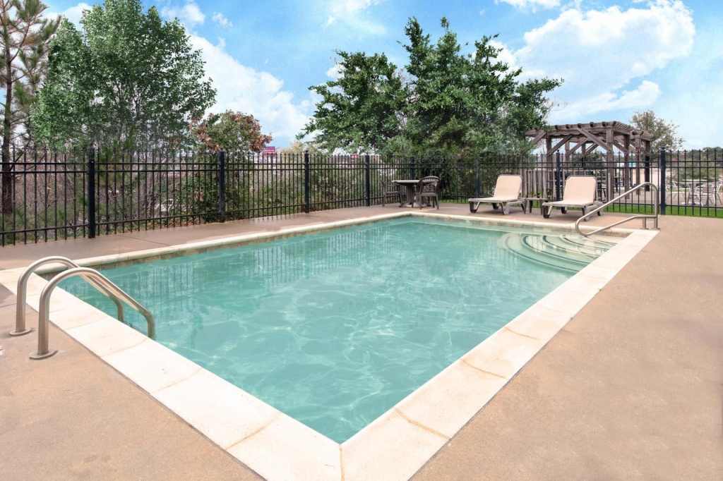 Spark by Hilton Longview