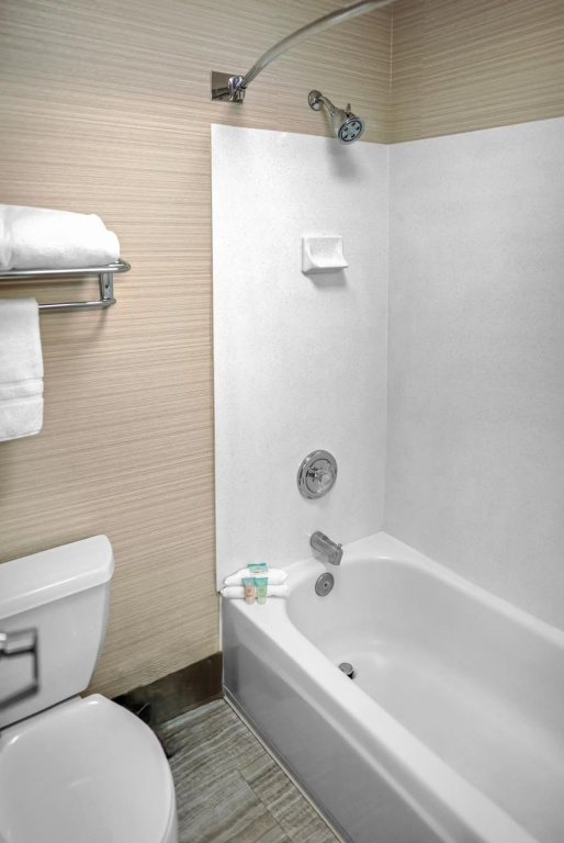 Crystal Inn Hotel & Suites - Midvalley