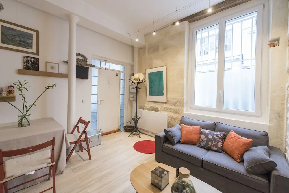 Characterful Bastille Hideaway