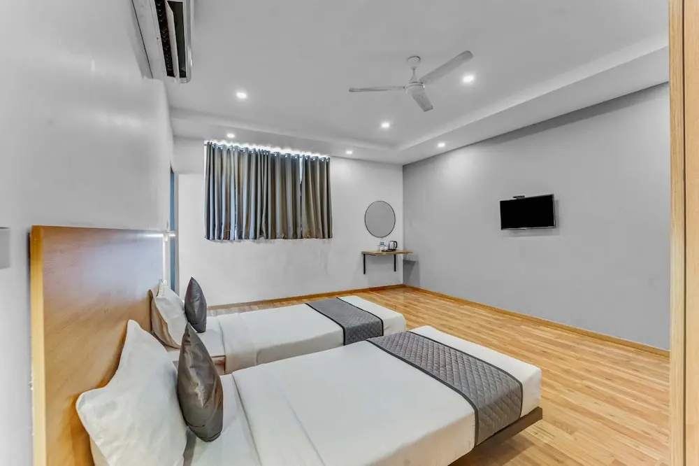 UPAR Hotels Nungambakkam Nearby US Consulate Apollo hospital Sankara Nethralaya