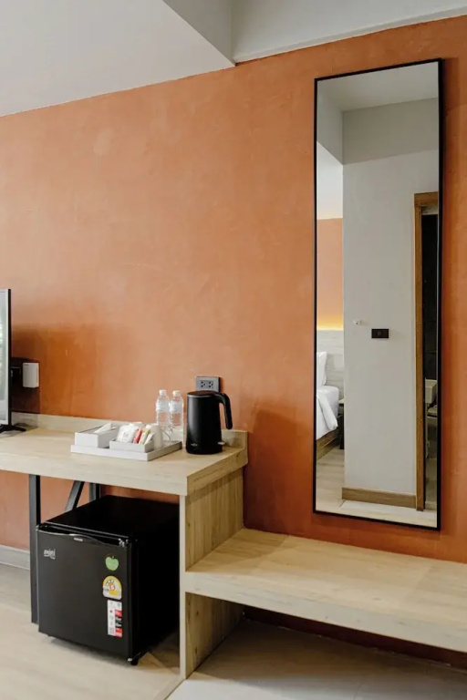 The Horizon Groove Hotel