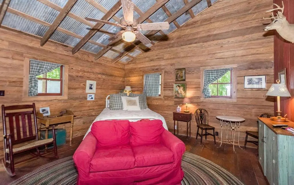 Ada's Peach Street Hideaway - Whole House