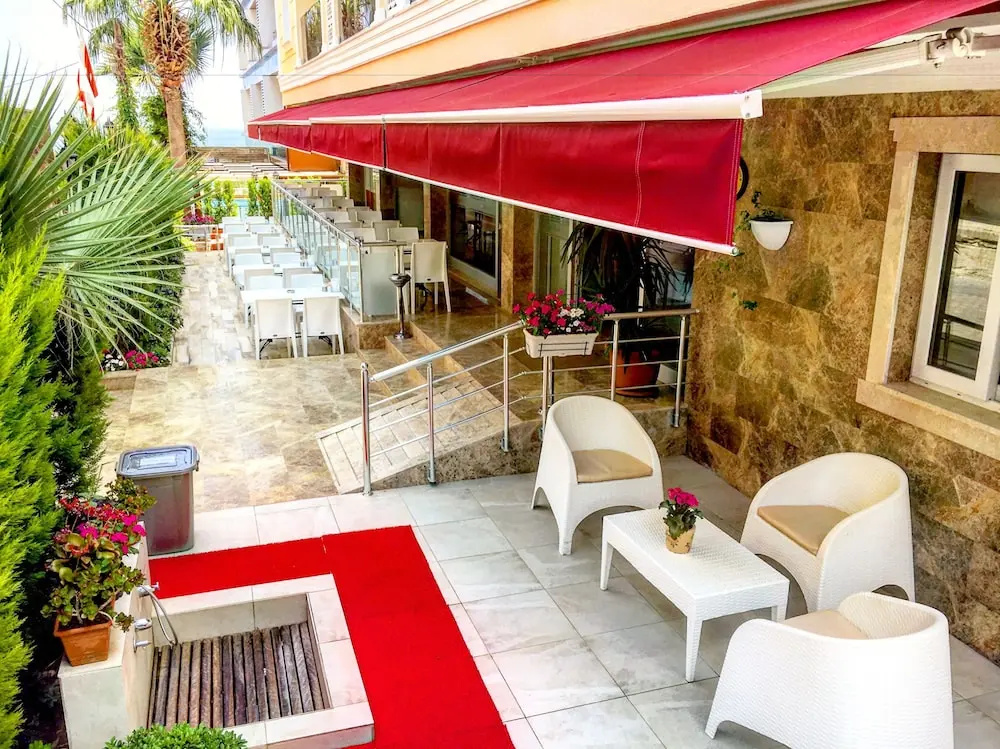 Palm Beach Hotel
