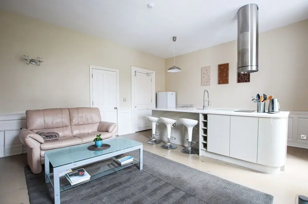 Elegant Georgian Apartment Near Clifton Village