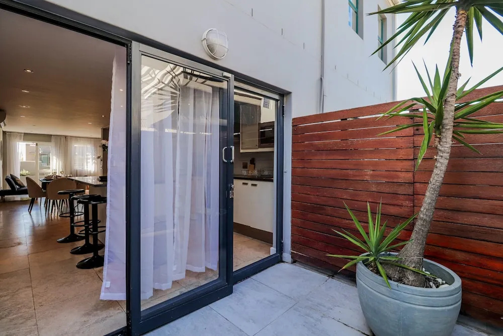 Loader Street Studios 5 by CTHA